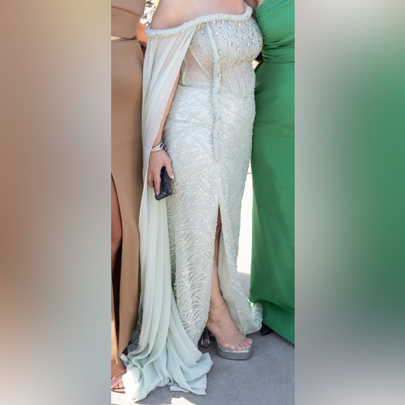 Green Gown for parties/weddings - Picture 4 of 4